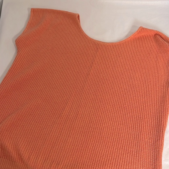 Pierre Cardin sleeveless sweater - Picture 3 of 8
